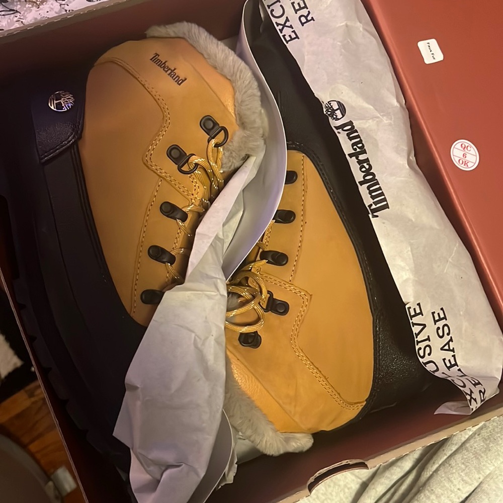🔥🖤Exclusive release Timberland boot Sz 7Y🖤🔥